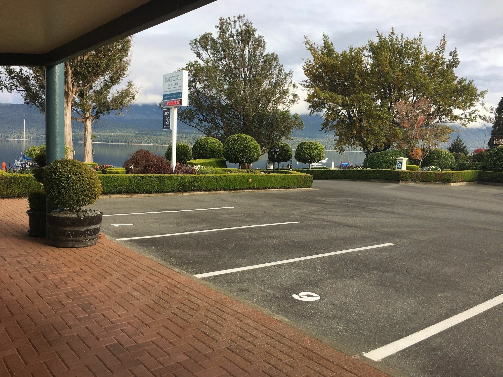 雷德福德湖上汽车旅馆 蒂阿瑙湖 外观 照片